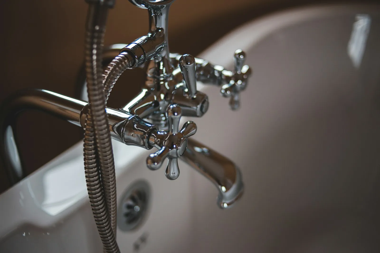 Que faire en cas de fuite d'eau ? Le guide complet 2026